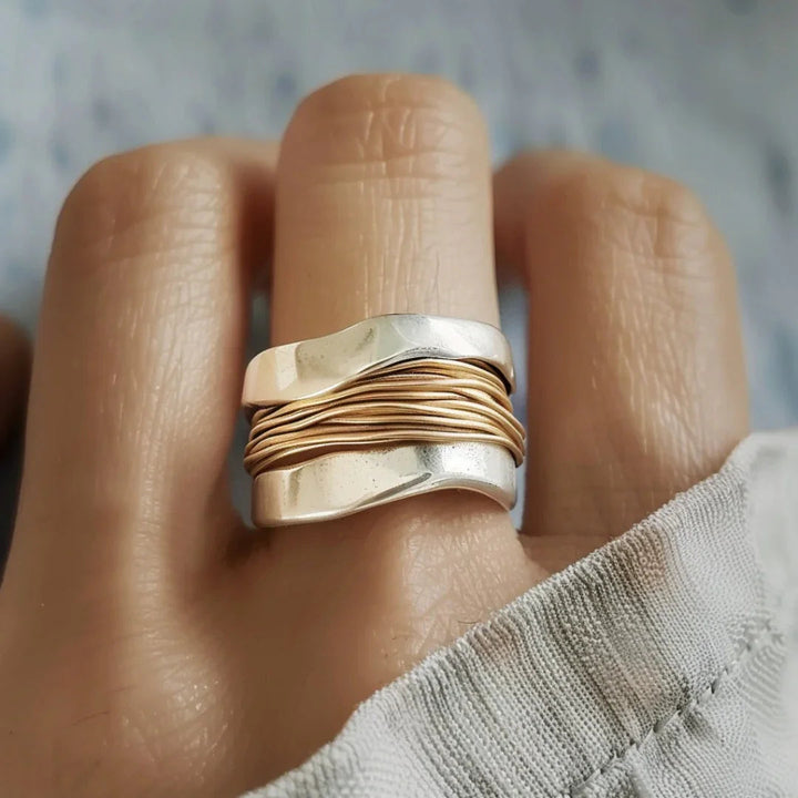 Maria | Ring with Gold Thread