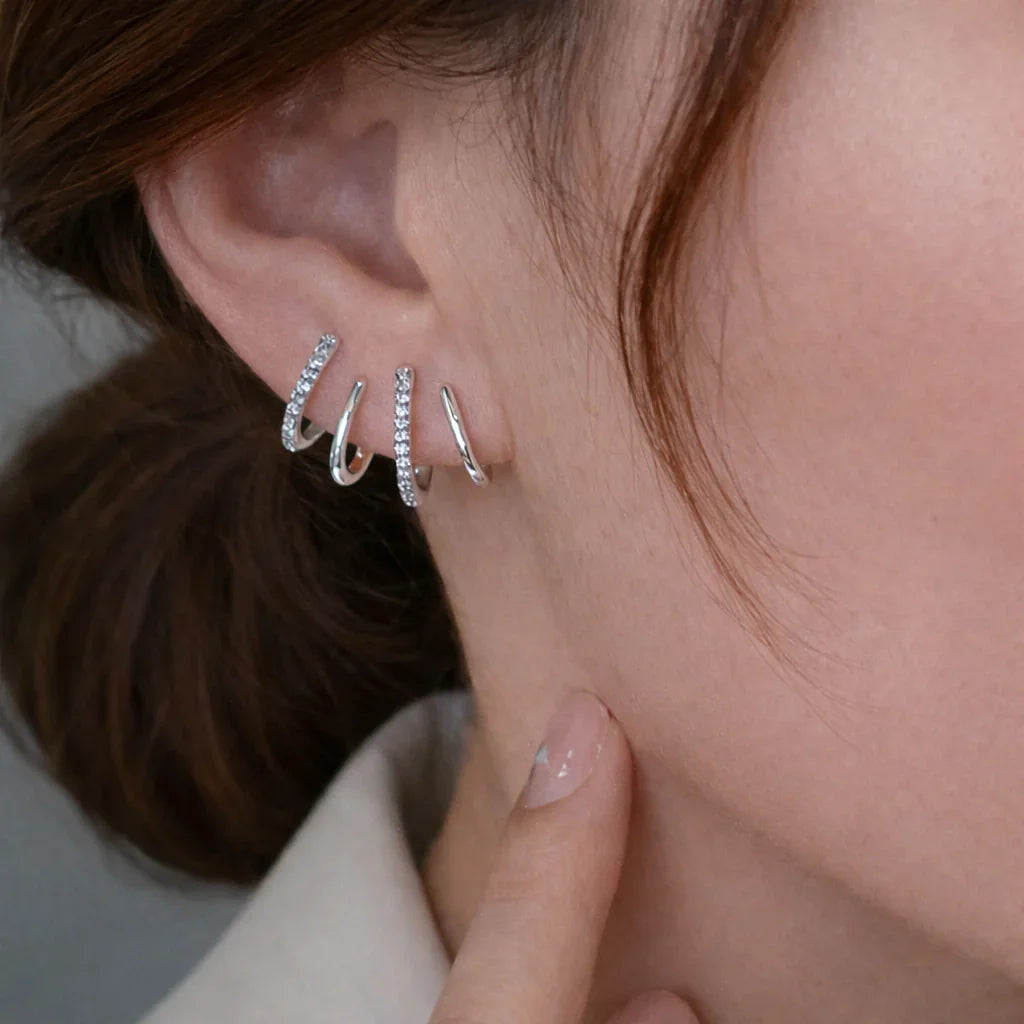 Yasmin | Claw-style earrings with zirconia
